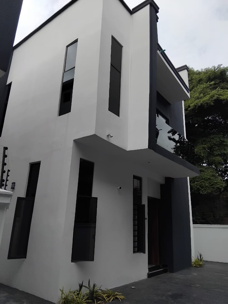 Brand New Luxury 4 Bedrooms Fully Detached Duplex | with Swimming Pool & Study Room
